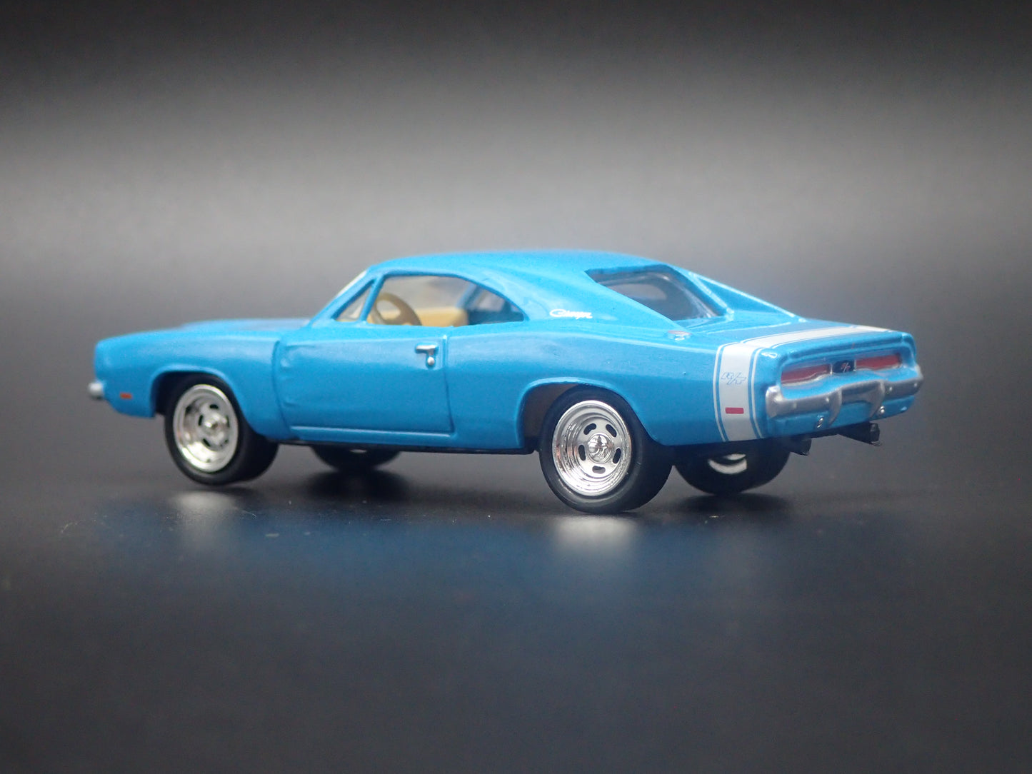 1969 69 DODGE CHARGER R/T 1:64 SCALE COLLECTIBLE DIORAMA DIECAST MODEL CAR