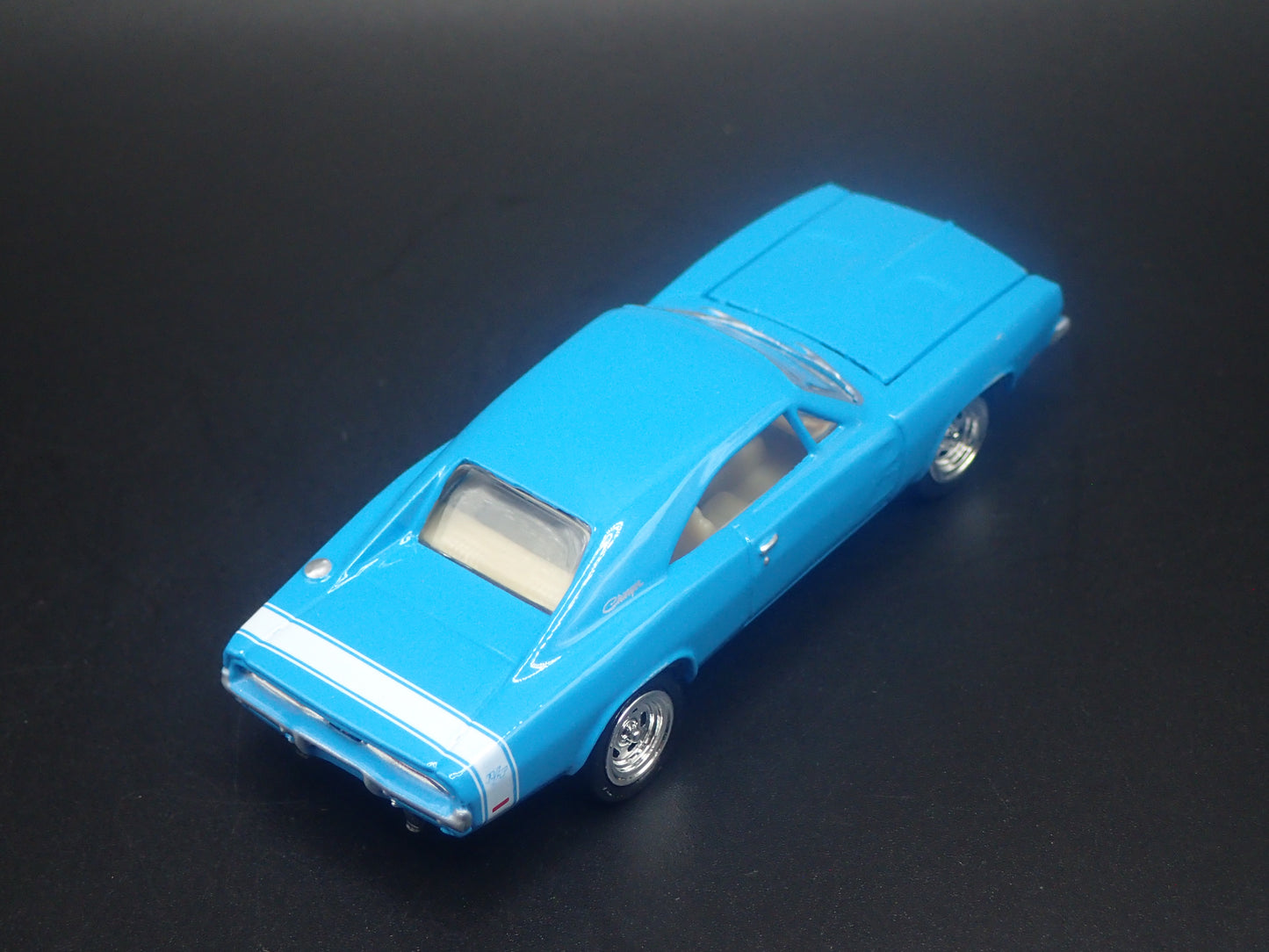 1969 69 DODGE CHARGER R/T 1:64 SCALE COLLECTIBLE DIORAMA DIECAST MODEL CAR