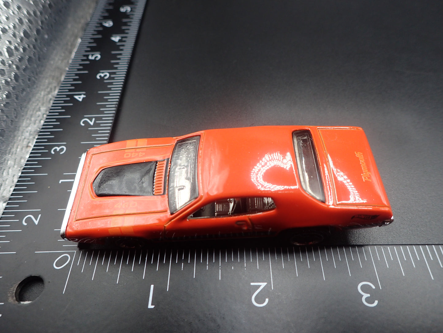 1971 71 PLYMOUTH GTX ORANGE 1/64 SCALE COLLECTIBLE DIORAMA DIECAST MODEL CAR
