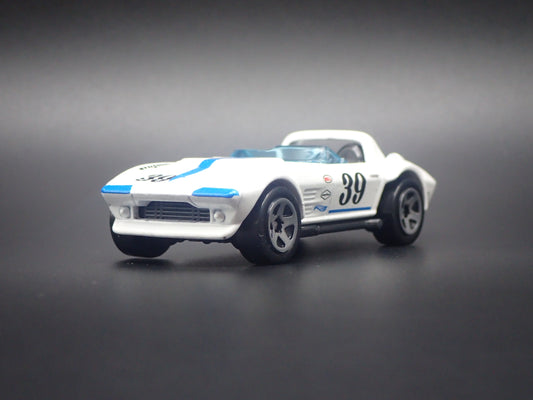 1963 CHEVY CHEVROLET CORVETTE GRAND SPORT ROADSTER 1/64 SCALE DIECAST MODEL CAR