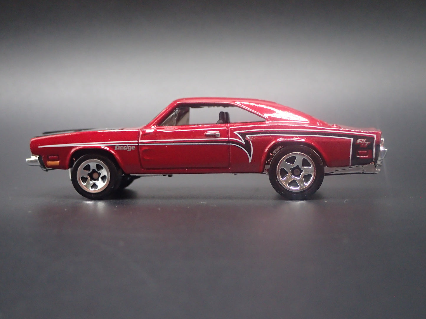 1969 69 DODGE CHARGER RED 1:64 SCALE COLLECTIBLE DIORAMA DIECAST MODEL CAR