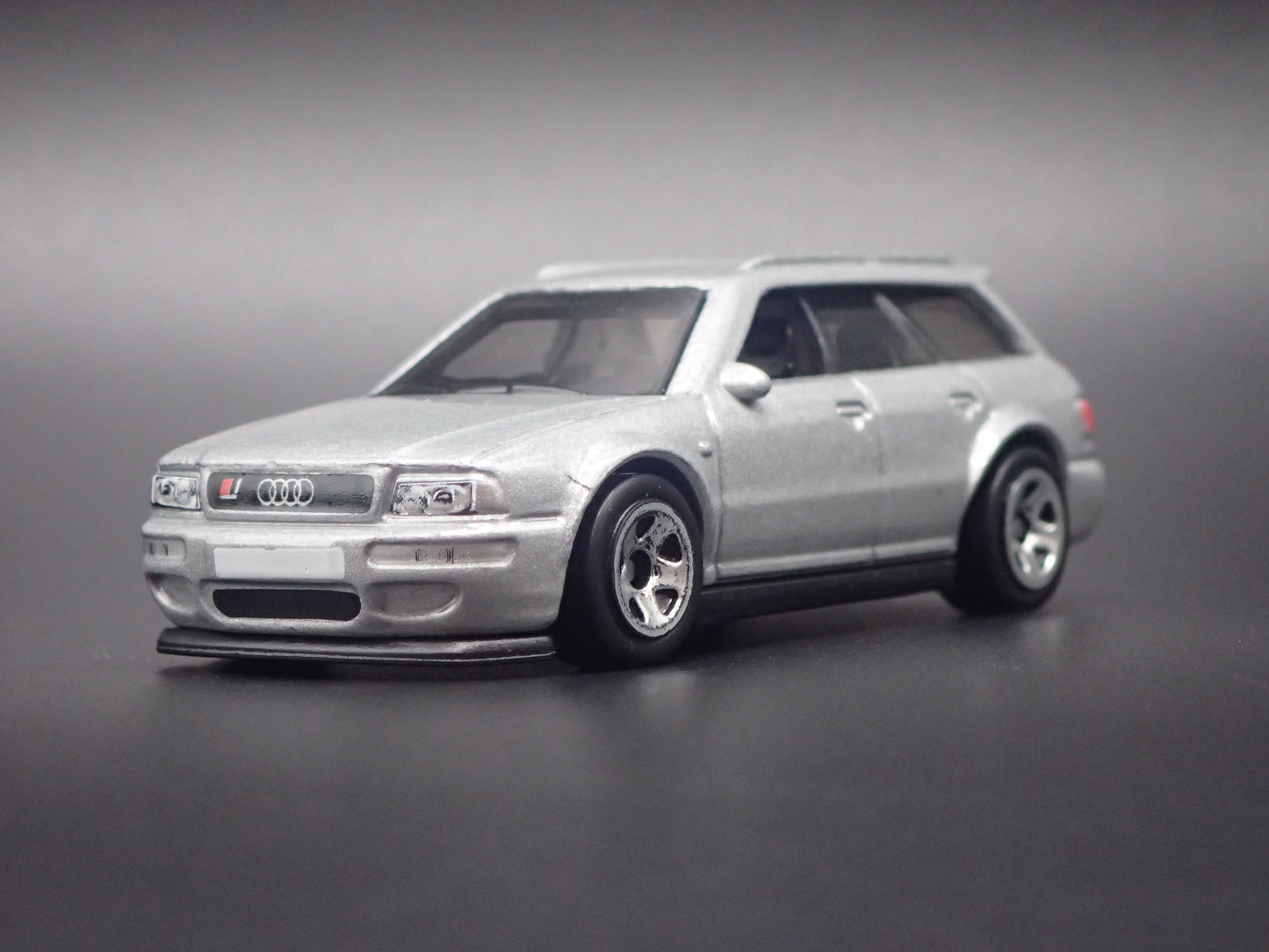 1994-1995 AUDI AVANT RS2 STATION WAGON SILVER 1/64 SCALE DIECAST MODEL CAR