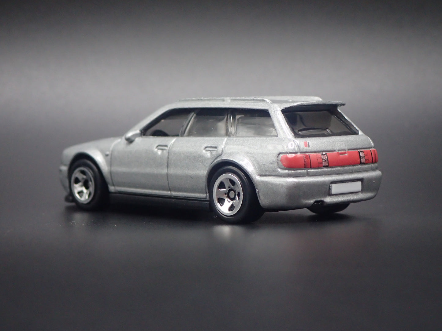 1994-1995 AUDI AVANT RS2 STATION WAGON SILVER 1/64 SCALE DIECAST MODEL CAR