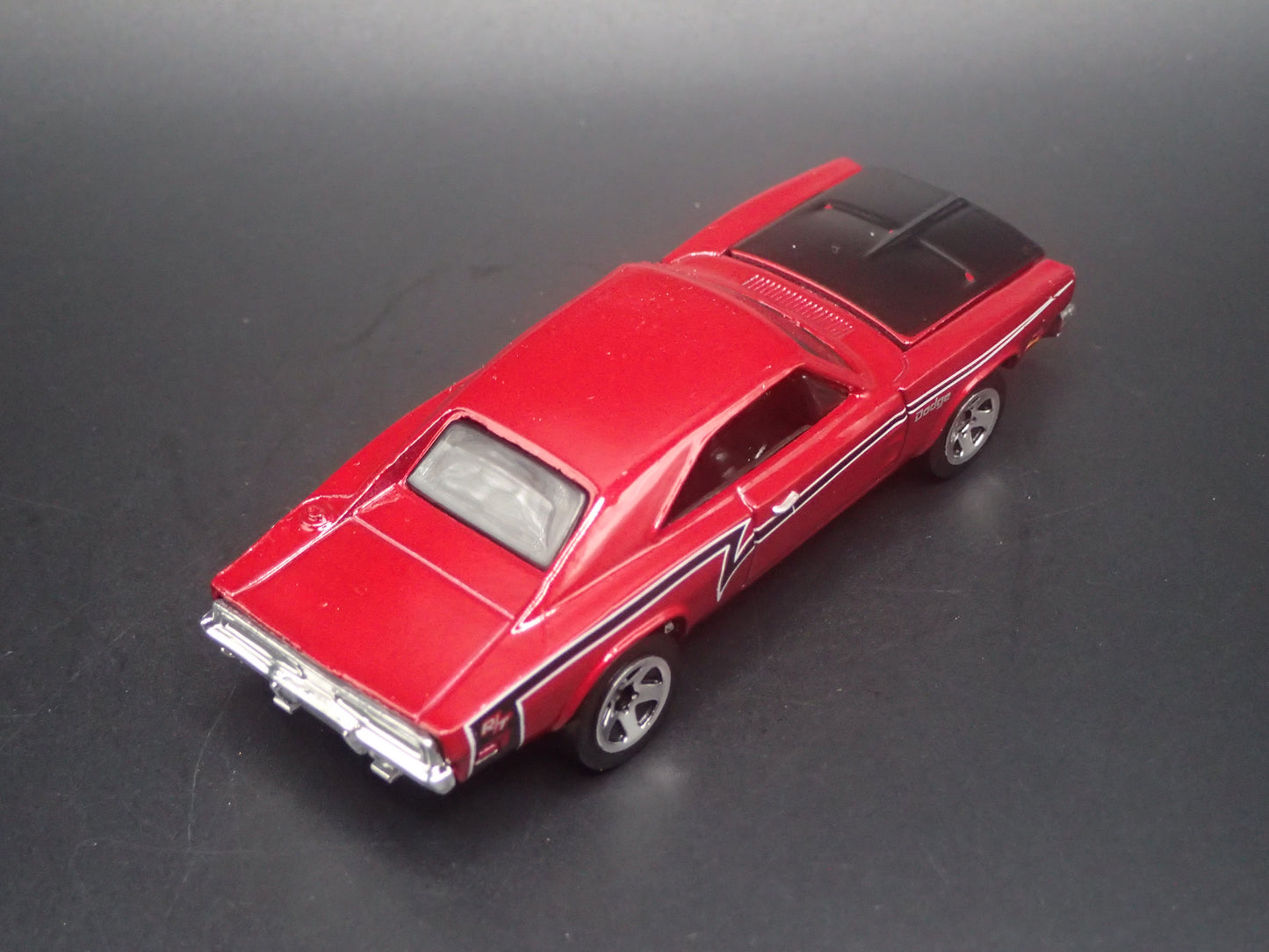 1969 69 DODGE CHARGER RED 1:64 SCALE COLLECTIBLE DIORAMA DIECAST MODEL CAR