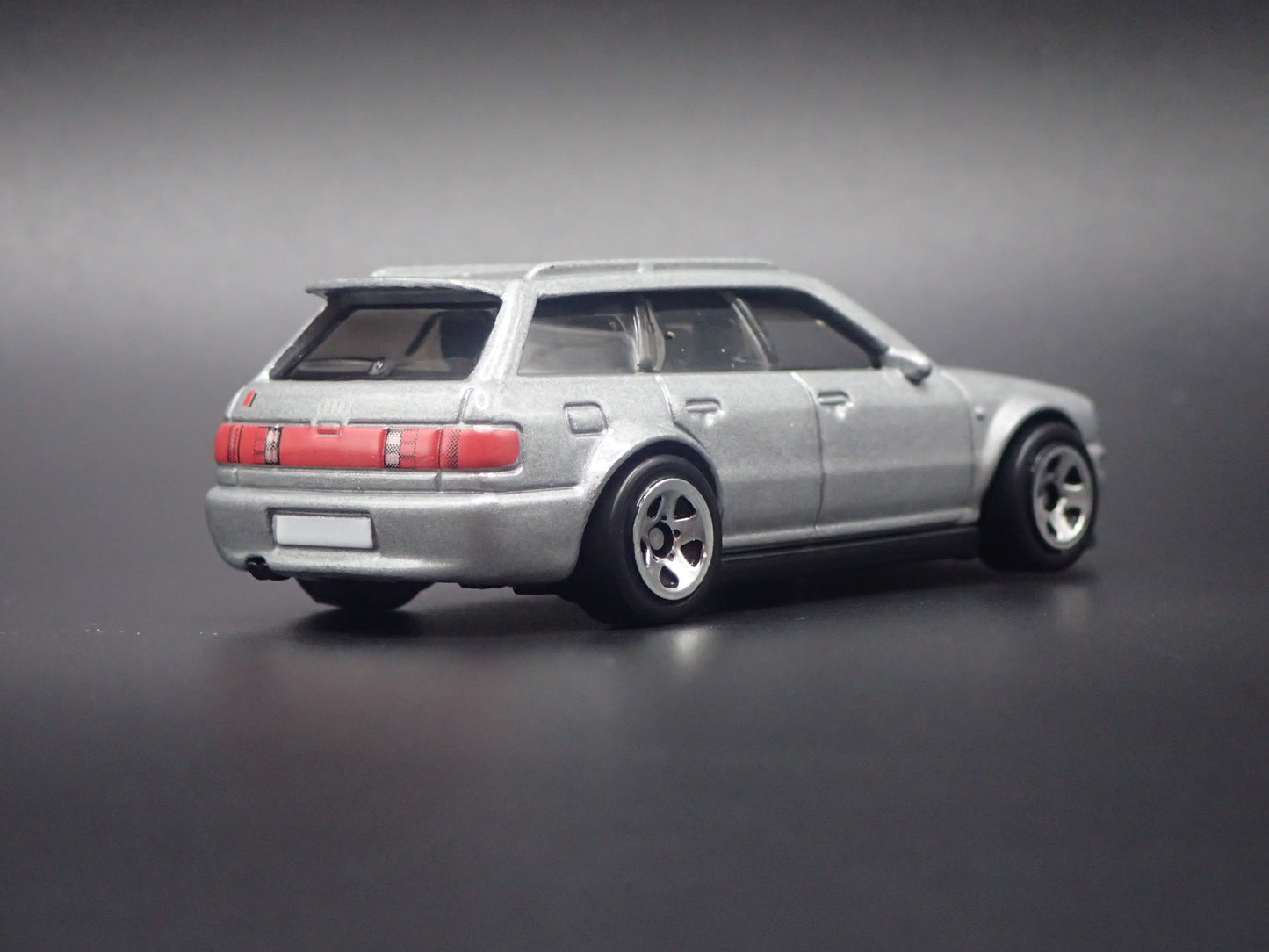 1994-1995 AUDI AVANT RS2 STATION WAGON SILVER 1/64 SCALE DIECAST MODEL CAR