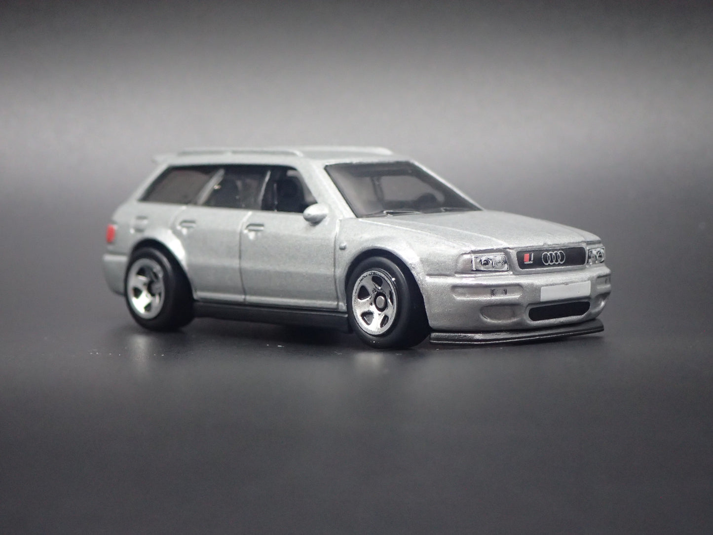 1994-1995 AUDI AVANT RS2 STATION WAGON SILVER 1/64 SCALE DIECAST MODEL CAR