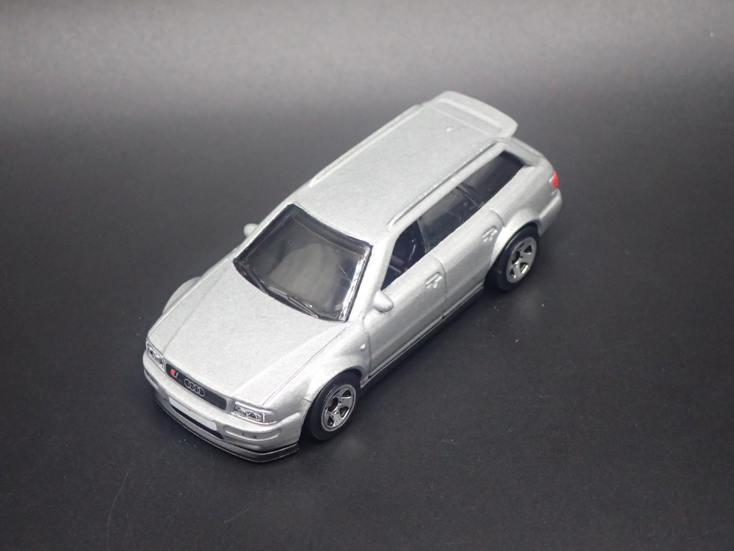 1994-1995 AUDI AVANT RS2 STATION WAGON SILVER 1/64 SCALE DIECAST MODEL CAR