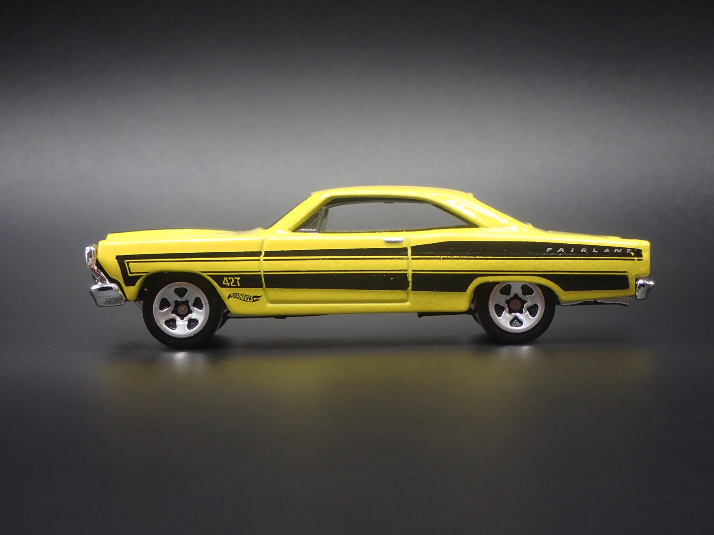 1966 66 FORD FAIRLANE 427 YELLOW 1:64 SCALE COLLECTIBLE DIECAST MODEL CAR