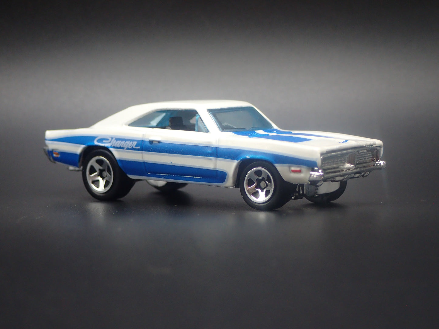 1969 69 DODGE CHARGER WHITE 1:64 SCALE COLLECTIBLE DIORAMA DIECAST MODEL CAR