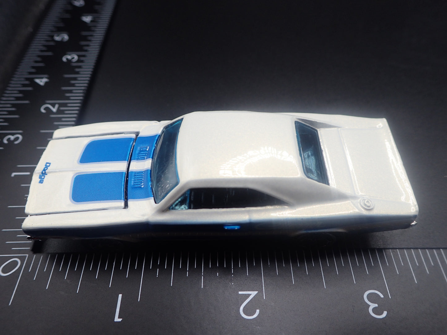 1969 69 DODGE CHARGER WHITE 1:64 SCALE COLLECTIBLE DIORAMA DIECAST MODEL CAR