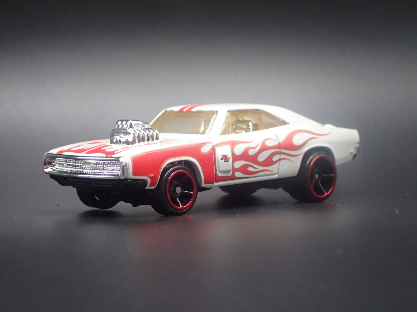 1970 70 DODGE CHARGER RT WHITE 1/64 SCALE COLLECTIBLE DIECAST MODEL CAR