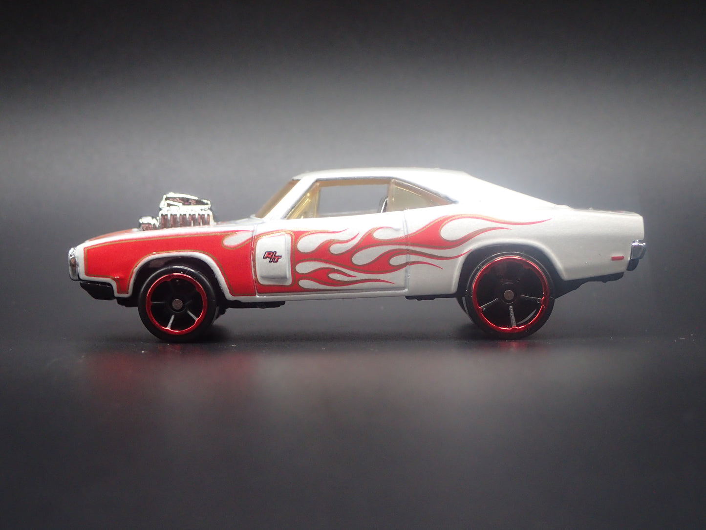 1970 70 DODGE CHARGER RT WHITE 1/64 SCALE COLLECTIBLE DIECAST MODEL CAR