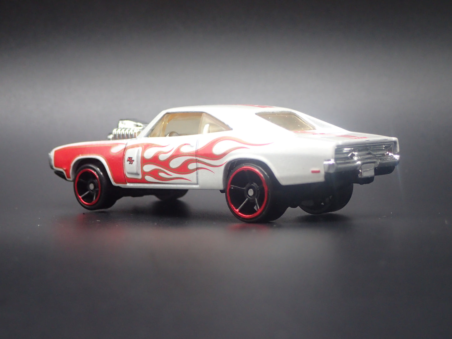 1970 70 DODGE CHARGER RT WHITE 1/64 SCALE COLLECTIBLE DIECAST MODEL CAR