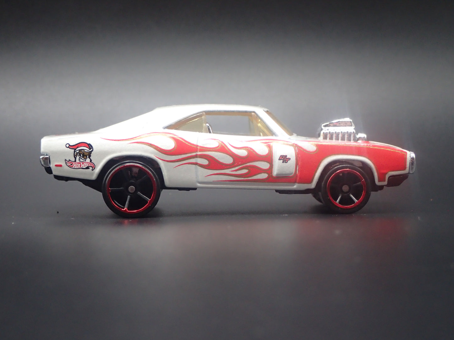 1970 70 DODGE CHARGER RT WHITE 1/64 SCALE COLLECTIBLE DIECAST MODEL CAR