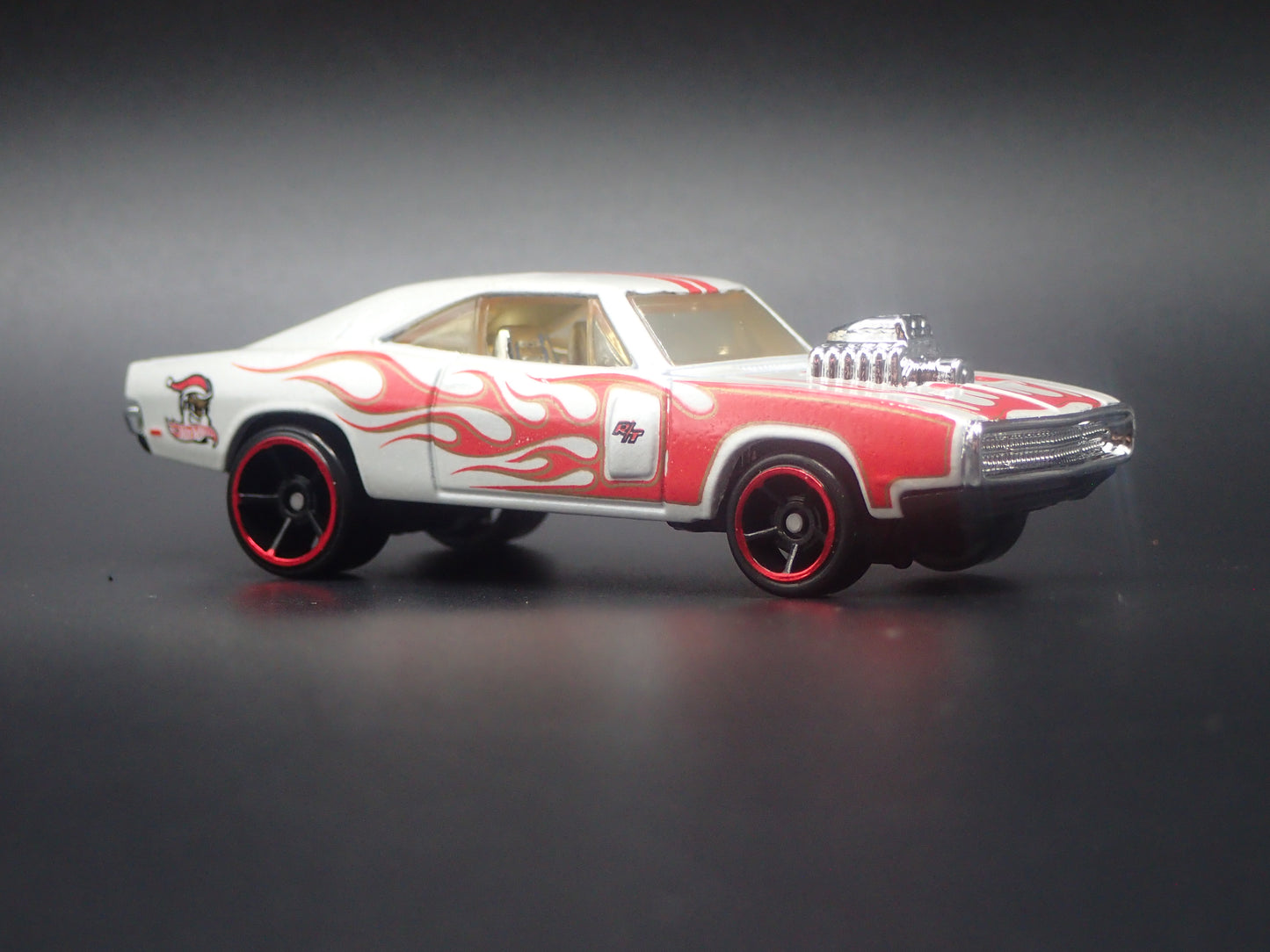 1970 70 DODGE CHARGER RT WHITE 1/64 SCALE COLLECTIBLE DIECAST MODEL CAR