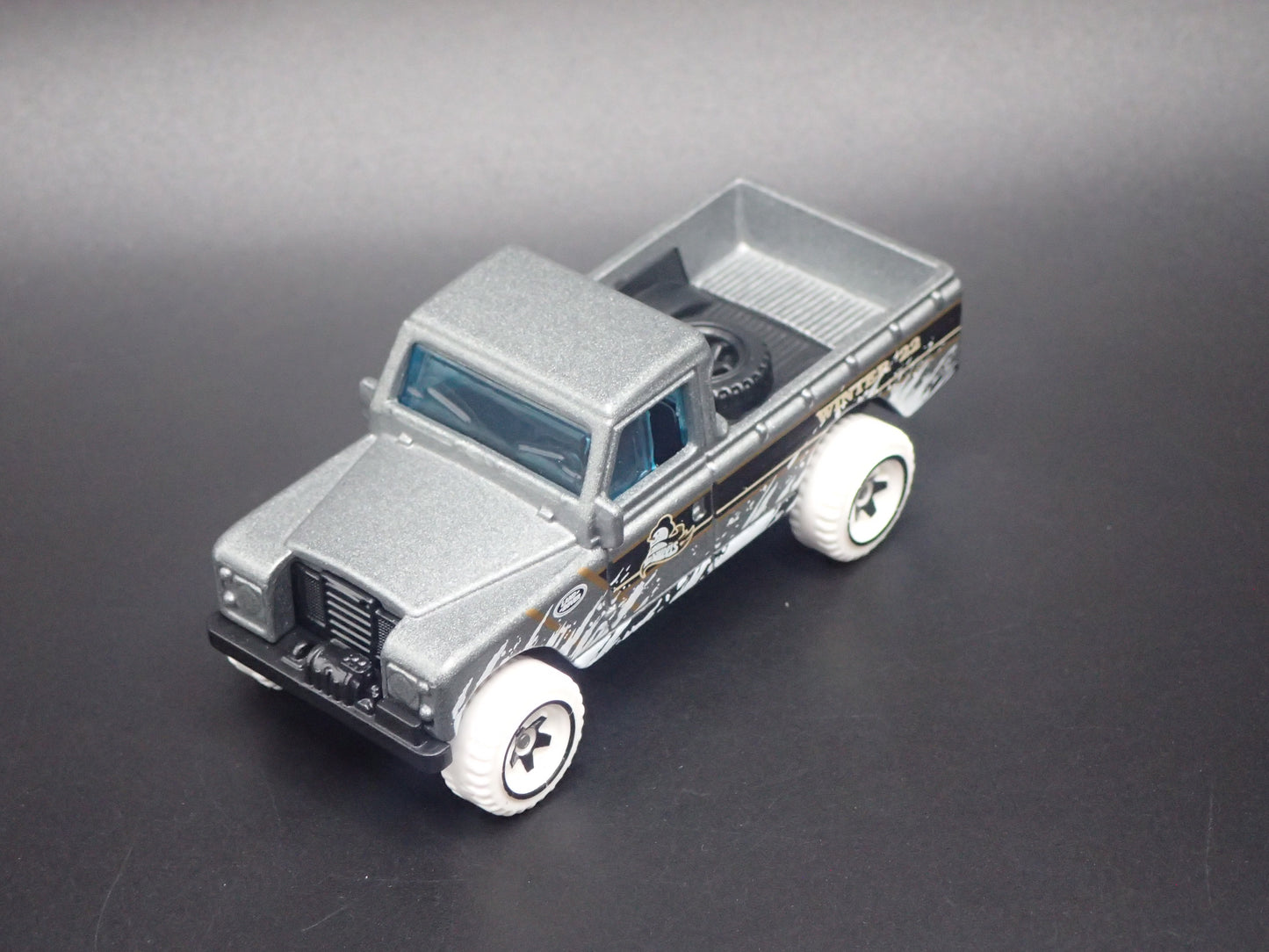 1971-1985 LAND ROVER SERIES III 3 PICKUP TRUCK RARE 1/64 SCALE DIECAST MODEL CAR