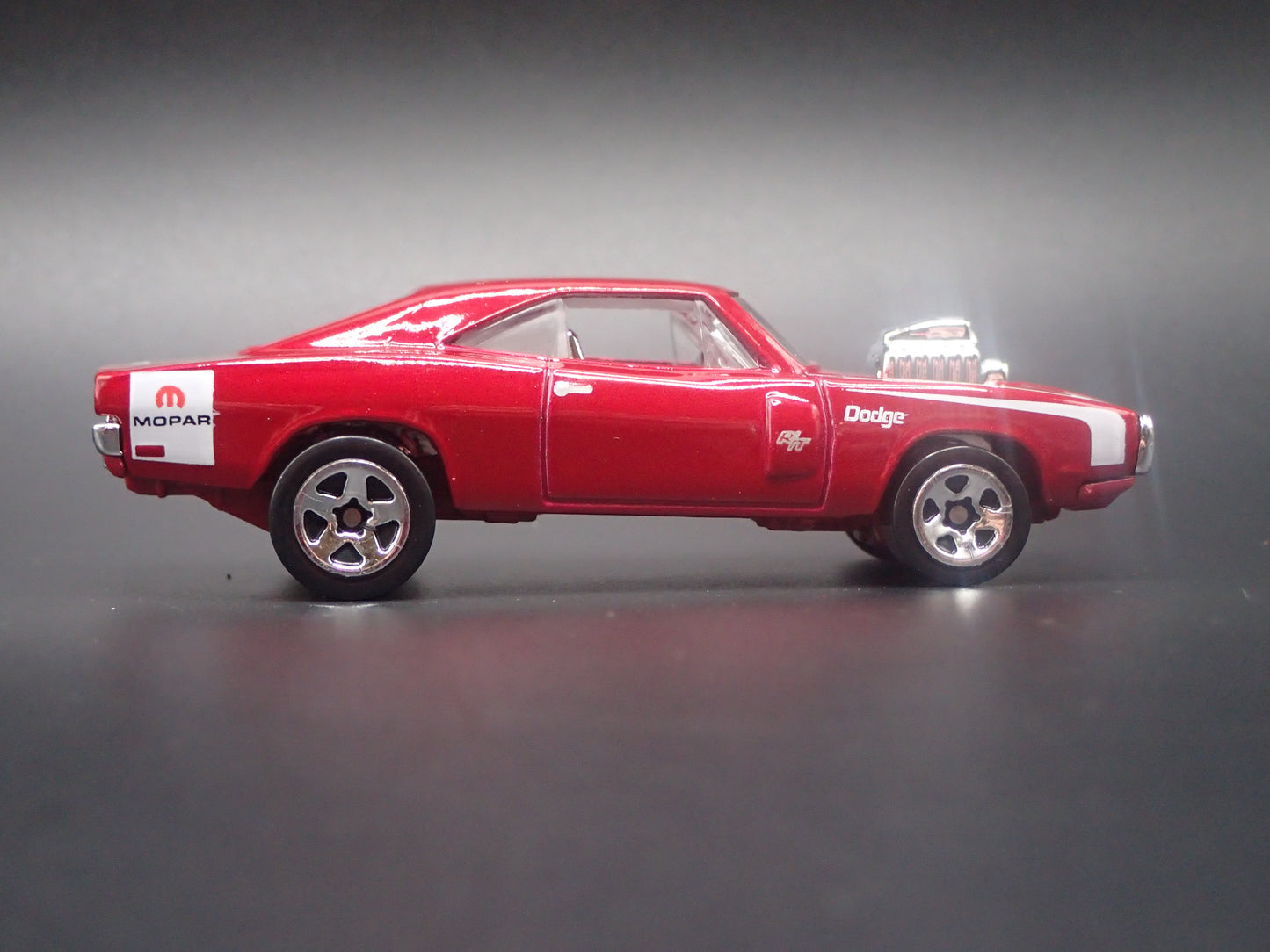 1970 70 DODGE CHARGER RT RED 1/64 SCALE COLLECTIBLE DIECAST MODEL CAR