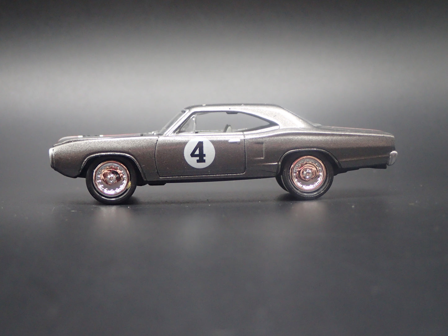 1970 70 DODGE SUPER BEE GRAY 1/64 SCALE COLLECTIBLE DIORAMA DIECAST MODEL CAR
