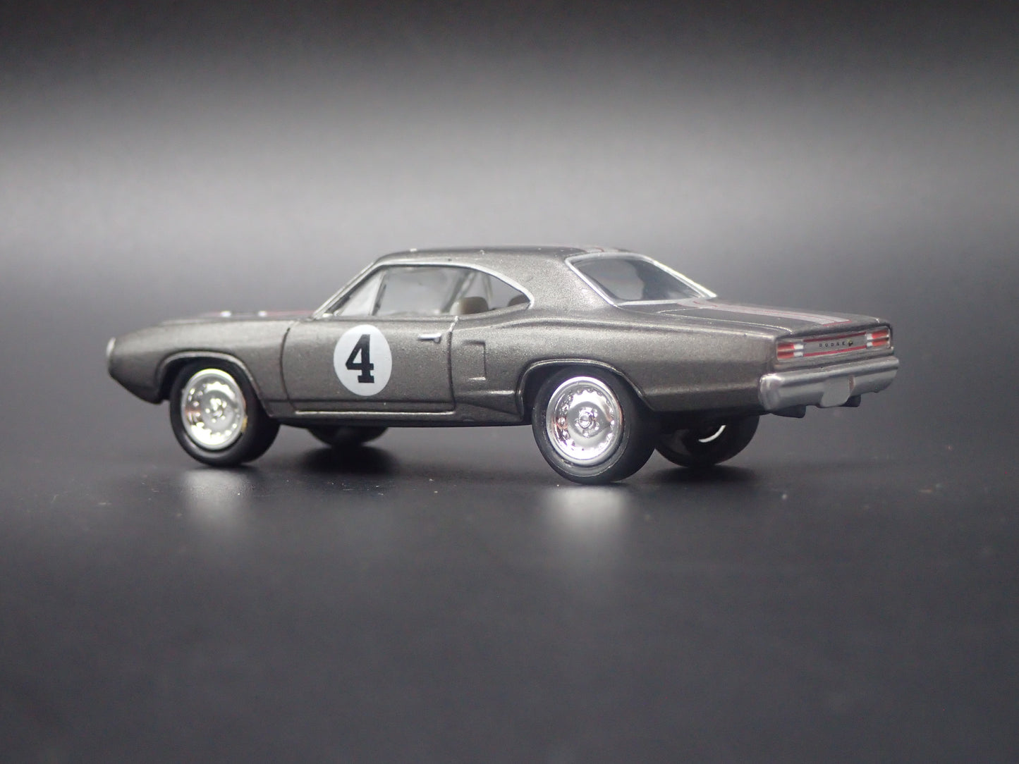 1970 70 DODGE SUPER BEE GRAY 1/64 SCALE COLLECTIBLE DIORAMA DIECAST MODEL CAR