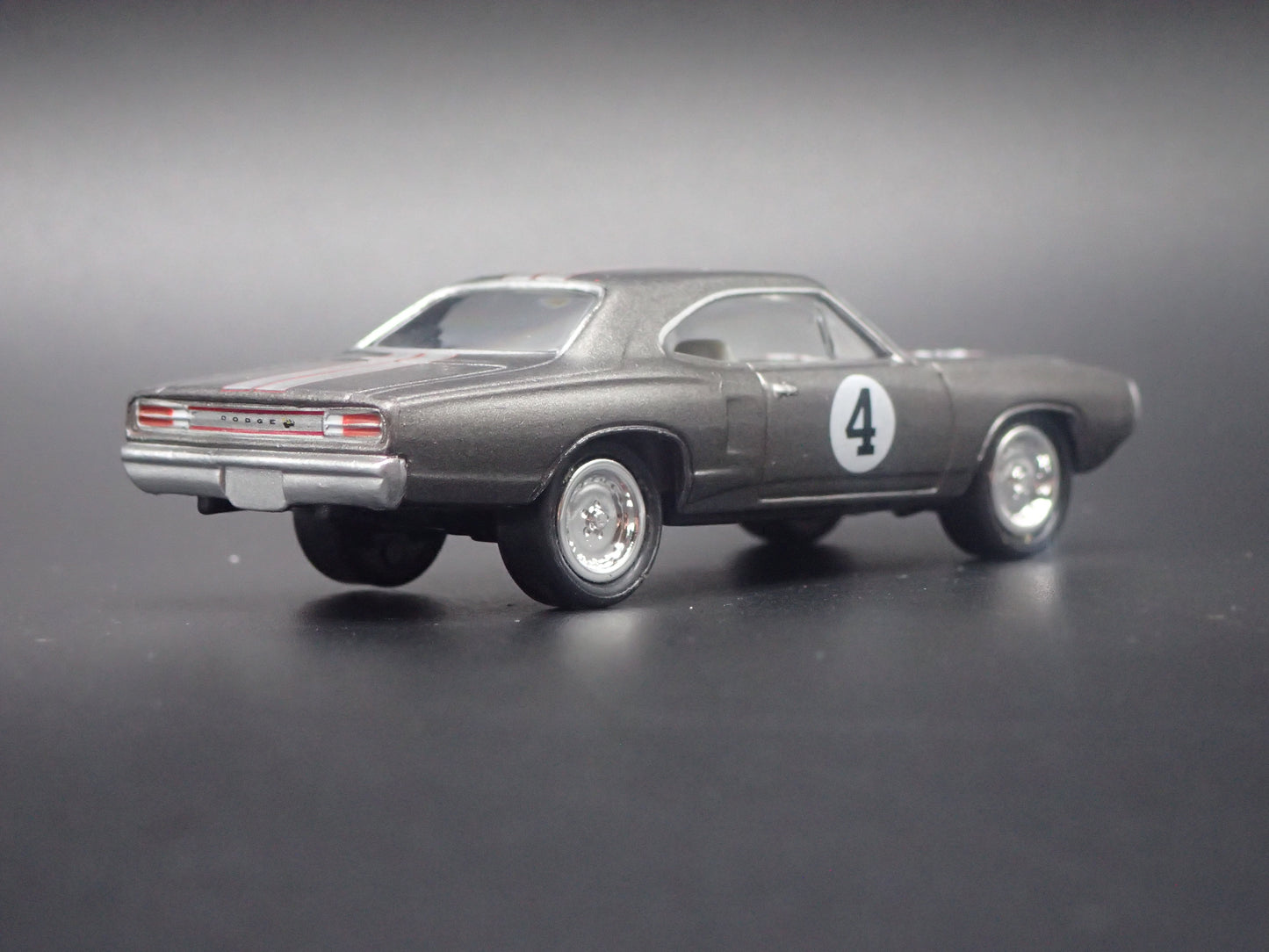 1970 70 DODGE SUPER BEE GRAY 1/64 SCALE COLLECTIBLE DIORAMA DIECAST MODEL CAR