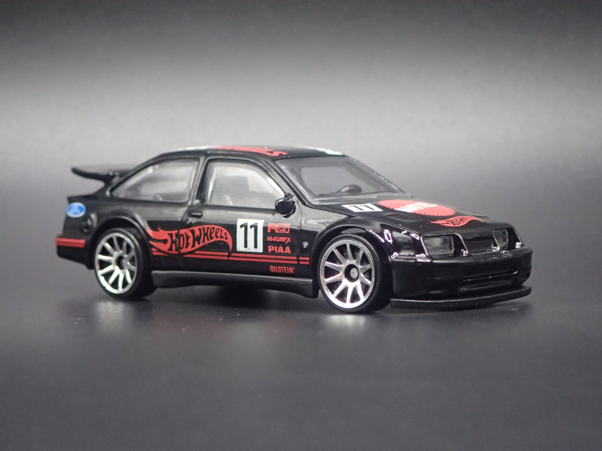 1987 87 FORD SIERRA COSWORTH 1:64 SCALE COLLECTIBLE DIORAMA DIECAST MODEL CAR
