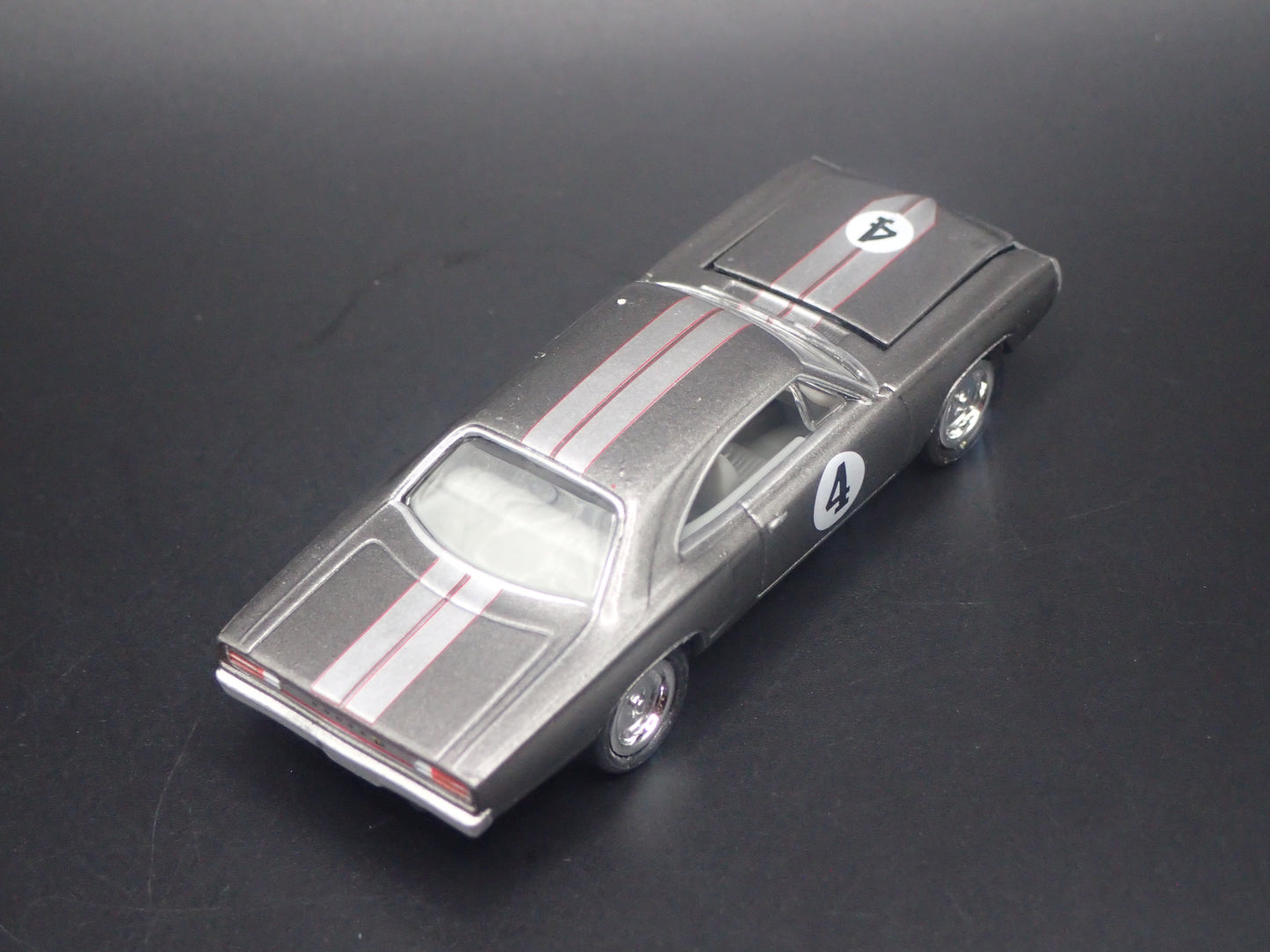 1970 70 DODGE SUPER BEE GRAY 1/64 SCALE COLLECTIBLE DIORAMA DIECAST MODEL CAR