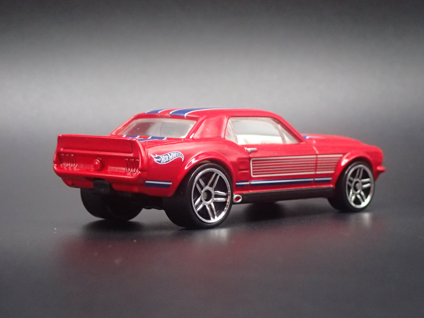 1967 67 FORD MUSTANG COUPE RED 1:64 SCALE COLLECTIBLE DIECAST MODEL CAR
