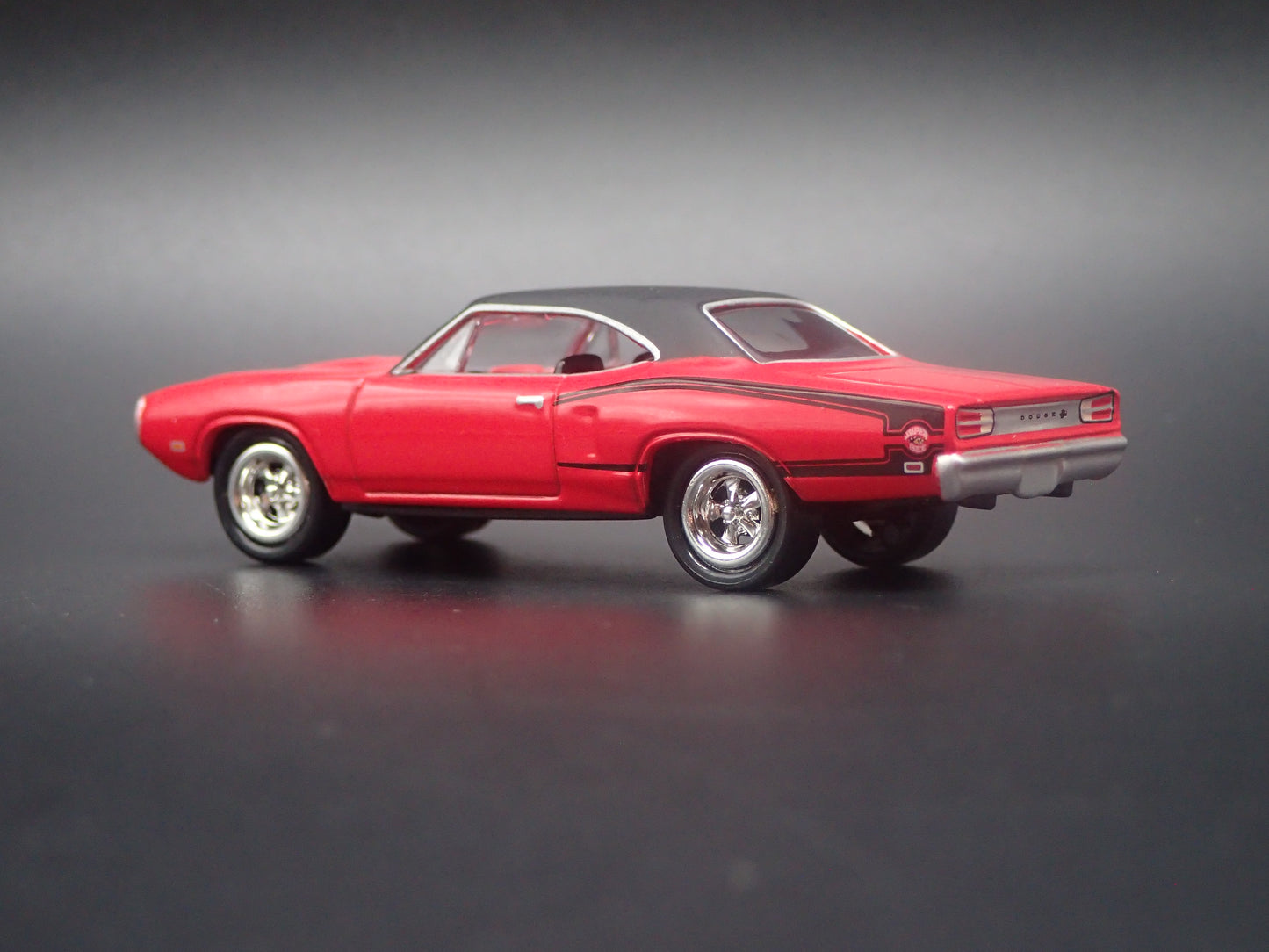 1970 70 DODGE SUPER BEE ORANGE 1/64 SCALE COLLECTIBLE DIORAMA DIECAST MODEL CAR