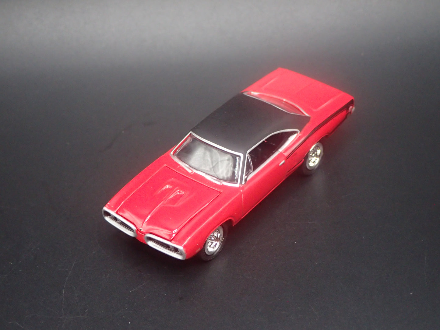 1970 70 DODGE SUPER BEE ORANGE 1/64 SCALE COLLECTIBLE DIORAMA DIECAST MODEL CAR