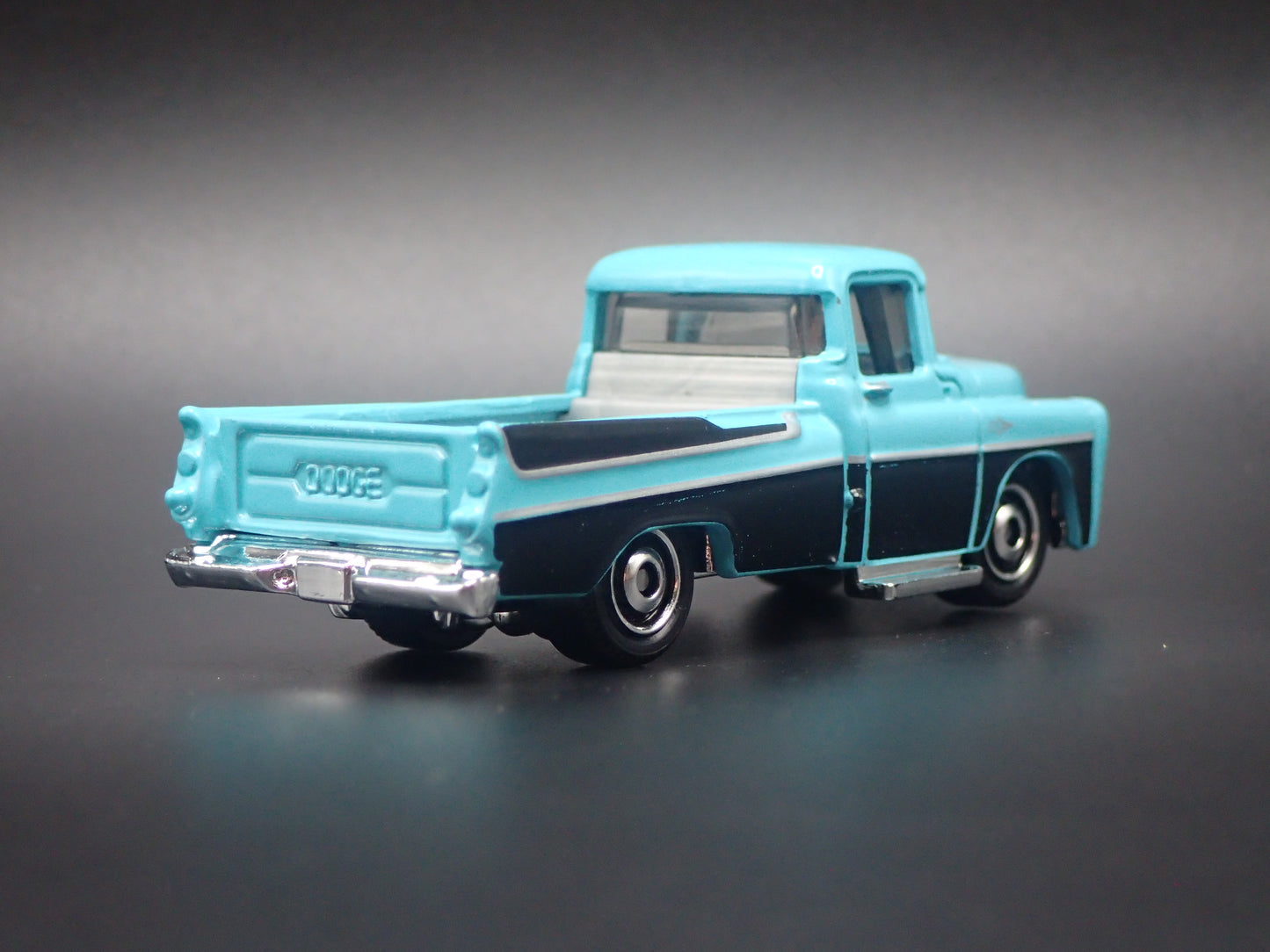 1957 57 DODGE SWEPTSIDE PICKUP TRUCK BLUE 1/64 SCALE DIORAMA DIECAST MODEL CAR