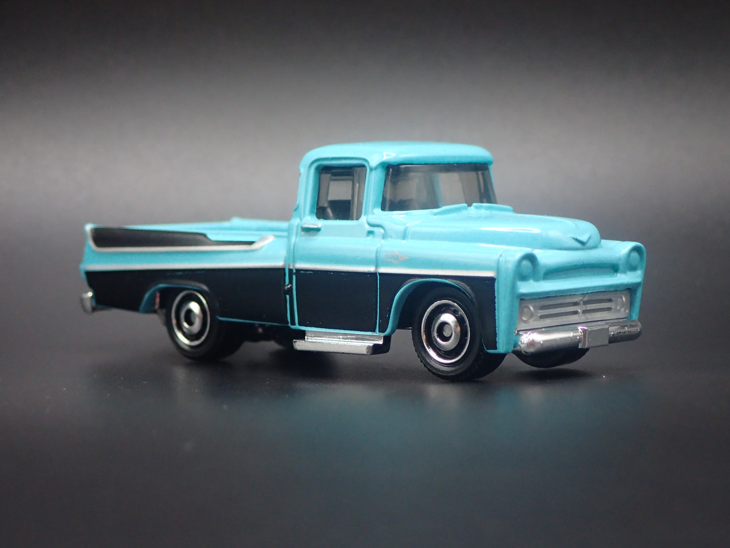 1957 57 DODGE SWEPTSIDE PICKUP TRUCK BLUE 1/64 SCALE DIORAMA DIECAST MODEL CAR