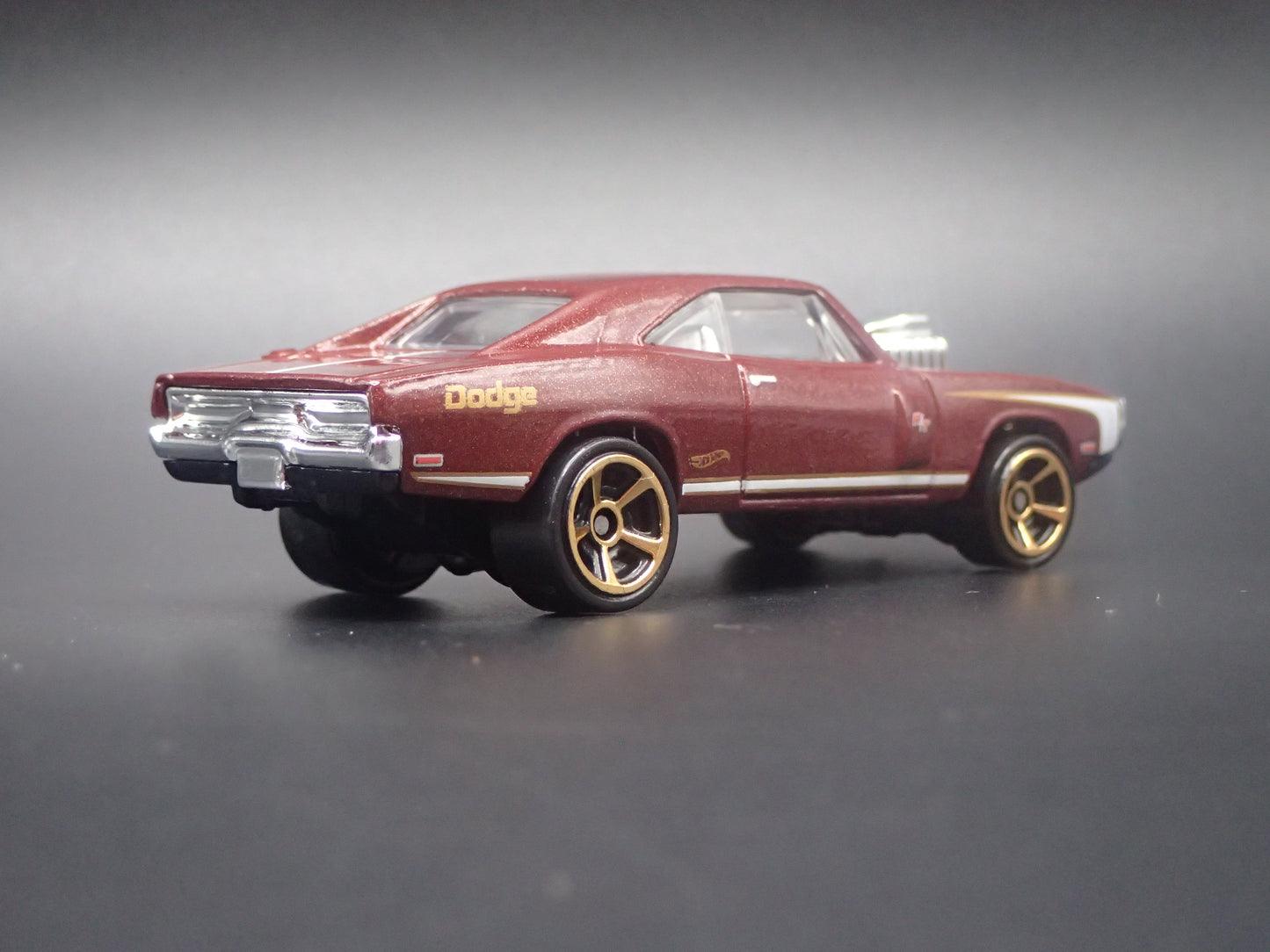 1970 70 DODGE CHARGER RT BURGUNDY 1/64 SCALE COLLECTIBLE DIECAST MODEL CAR