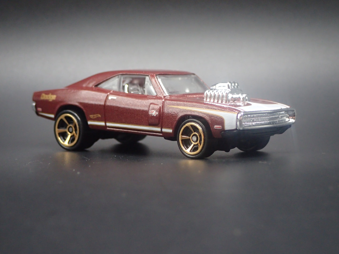 1970 70 DODGE CHARGER RT BURGUNDY 1/64 SCALE COLLECTIBLE DIECAST MODEL CAR