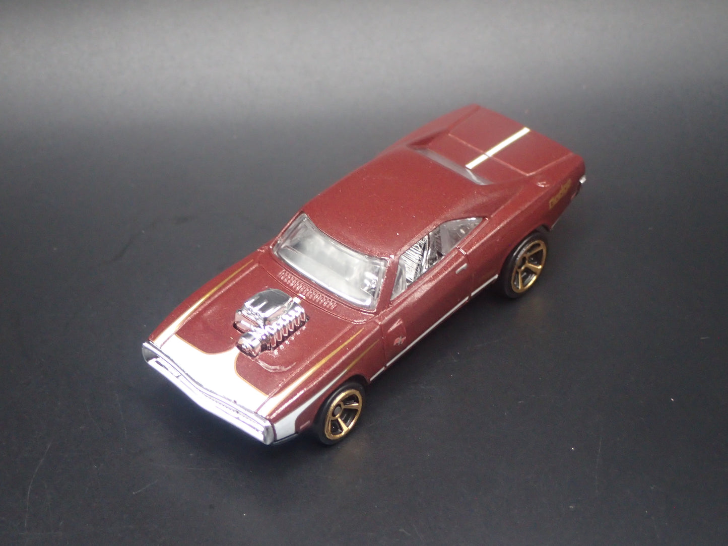 1970 70 DODGE CHARGER RT BURGUNDY 1/64 SCALE COLLECTIBLE DIECAST MODEL CAR