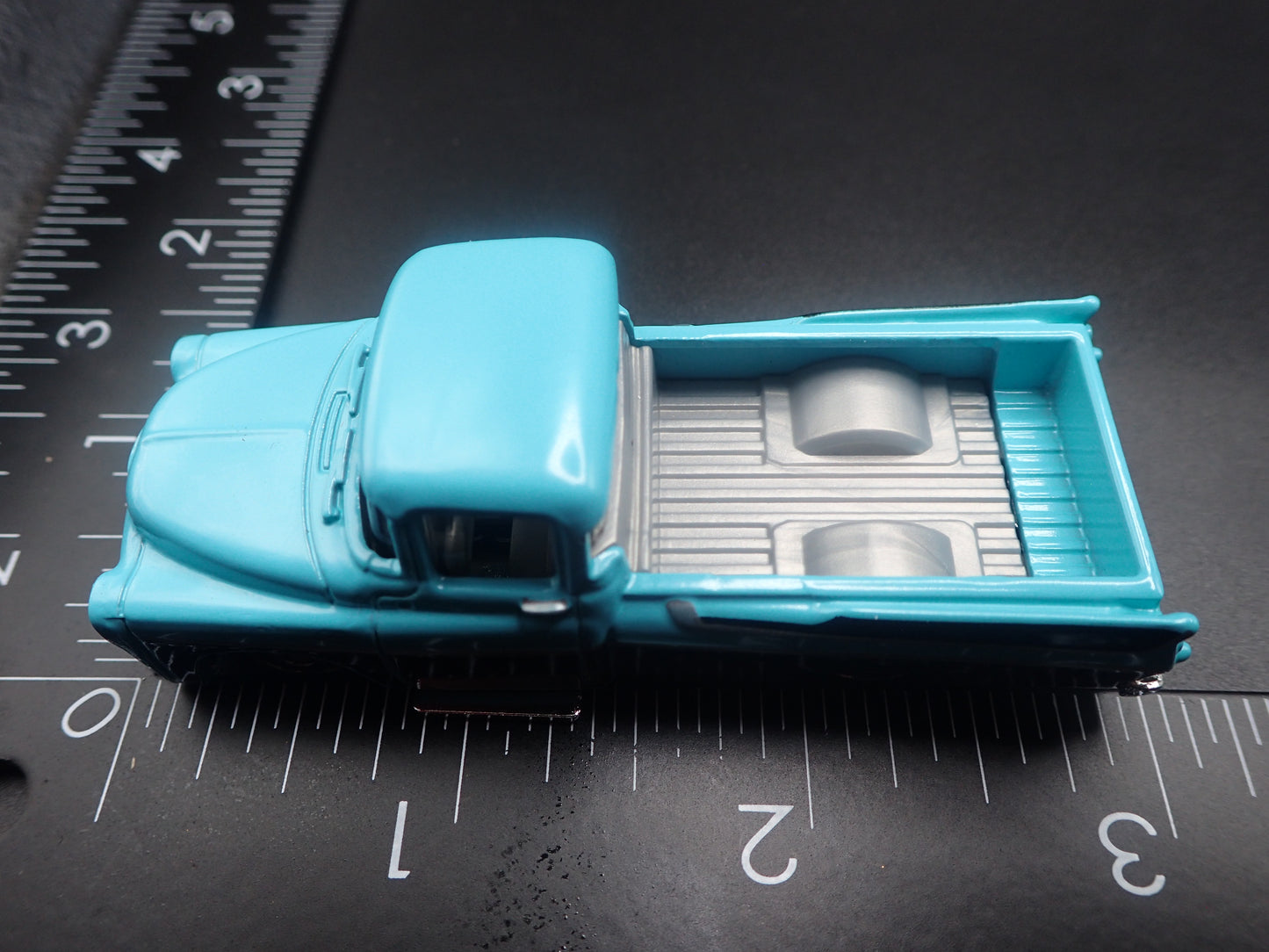 1957 57 DODGE SWEPTSIDE PICKUP TRUCK BLUE 1/64 SCALE DIORAMA DIECAST MODEL CAR