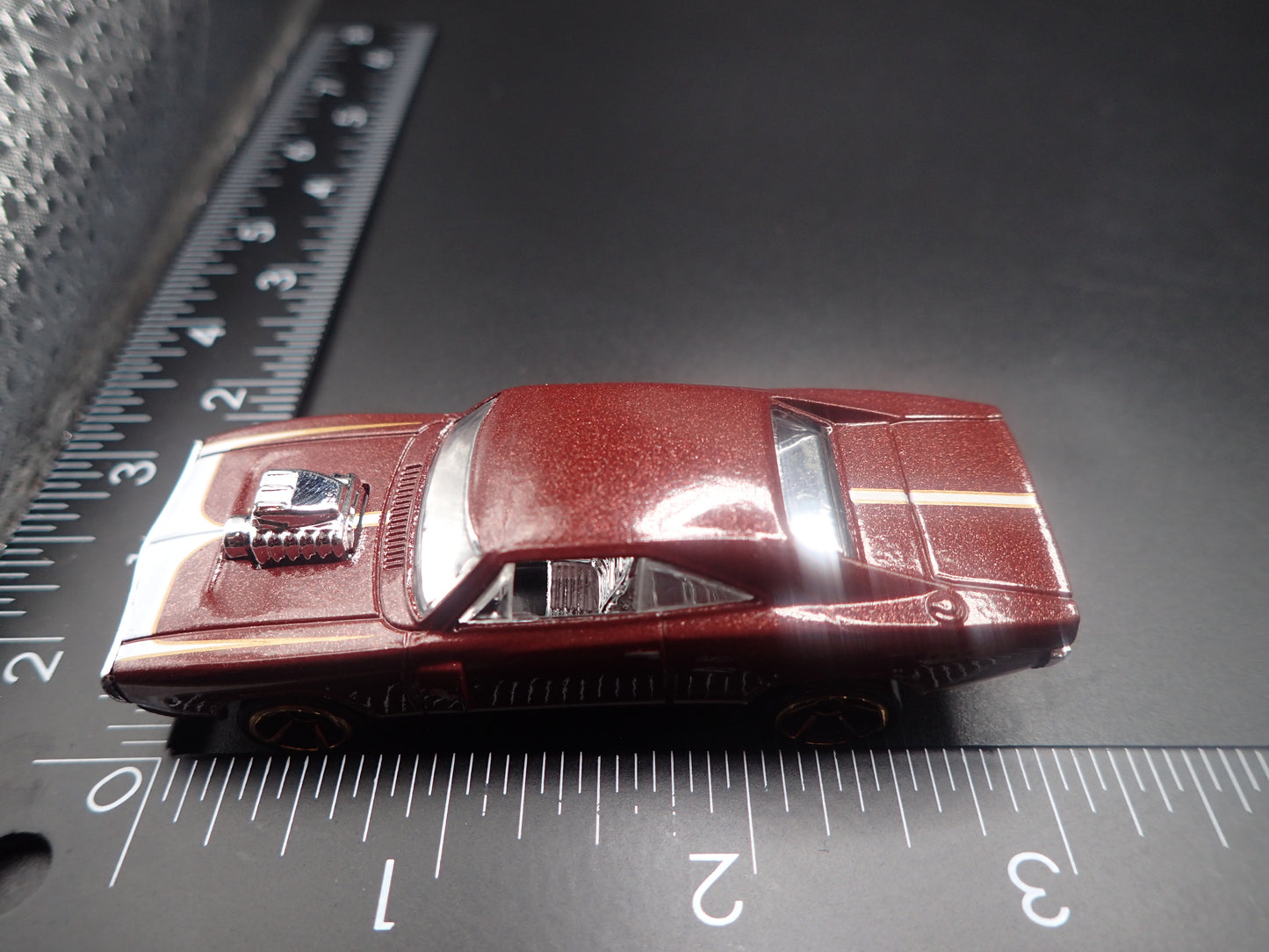 1970 70 DODGE CHARGER RT BURGUNDY 1/64 SCALE COLLECTIBLE DIECAST MODEL CAR