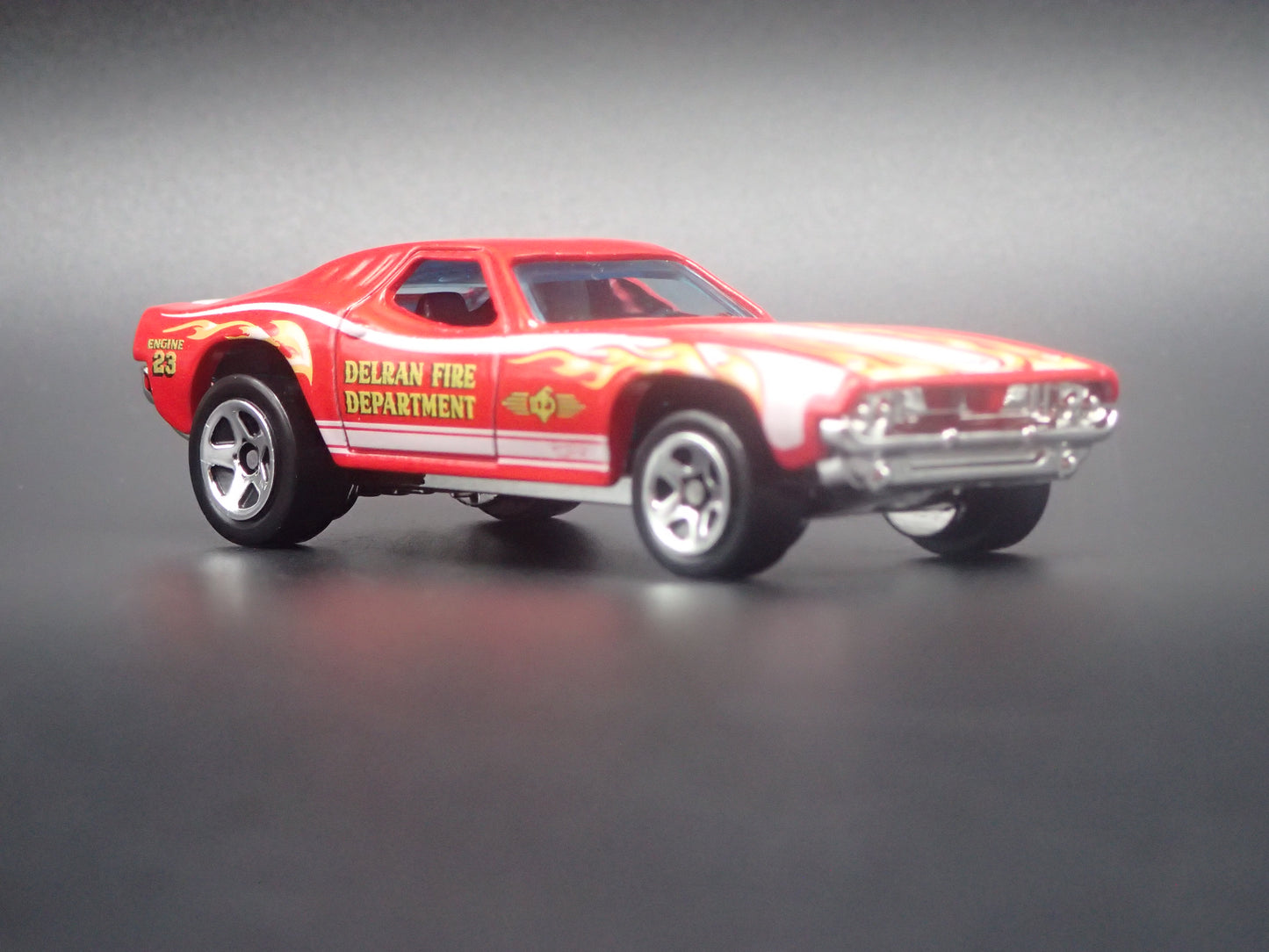 ROGER DODGER DIXIE CHALLENGER 1/64 SCALE COLLECTIBLE DIORAMA DIECAST MODEL CAR