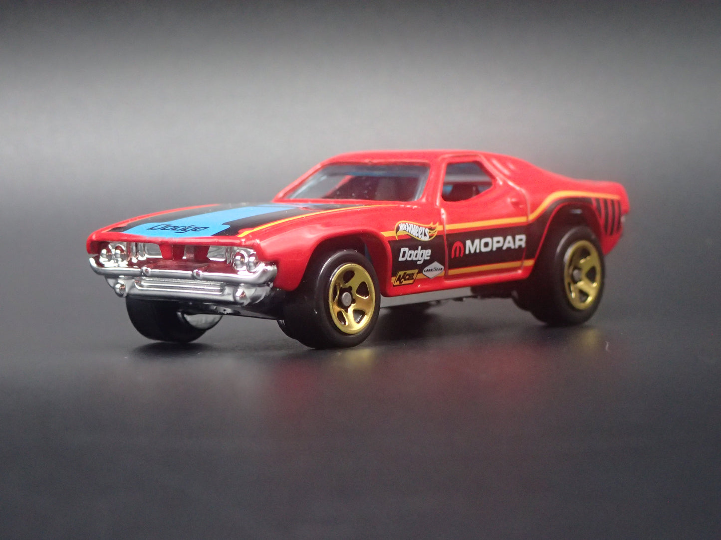 ROGER DODGER DIXIE CHALLENGER 1/64 SCALE COLLECTIBLE DIORAMA DIECAST MODEL CAR