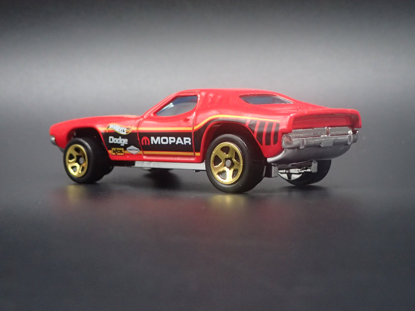 ROGER DODGER DIXIE CHALLENGER 1/64 SCALE COLLECTIBLE DIORAMA DIECAST MODEL CAR