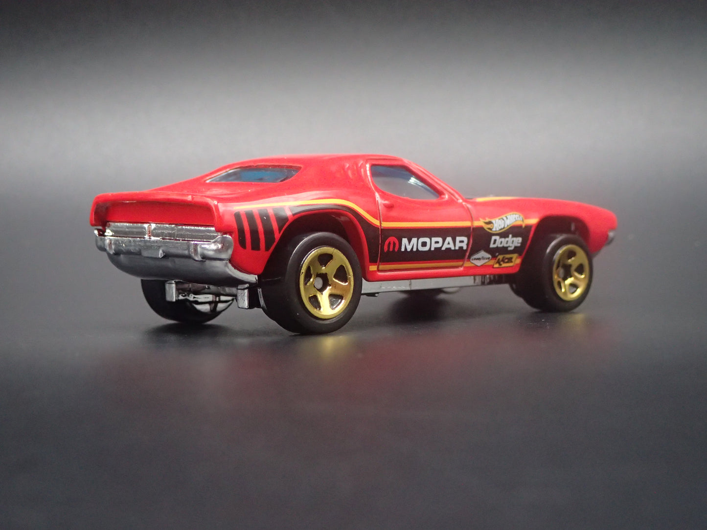 ROGER DODGER DIXIE CHALLENGER 1/64 SCALE COLLECTIBLE DIORAMA DIECAST MODEL CAR