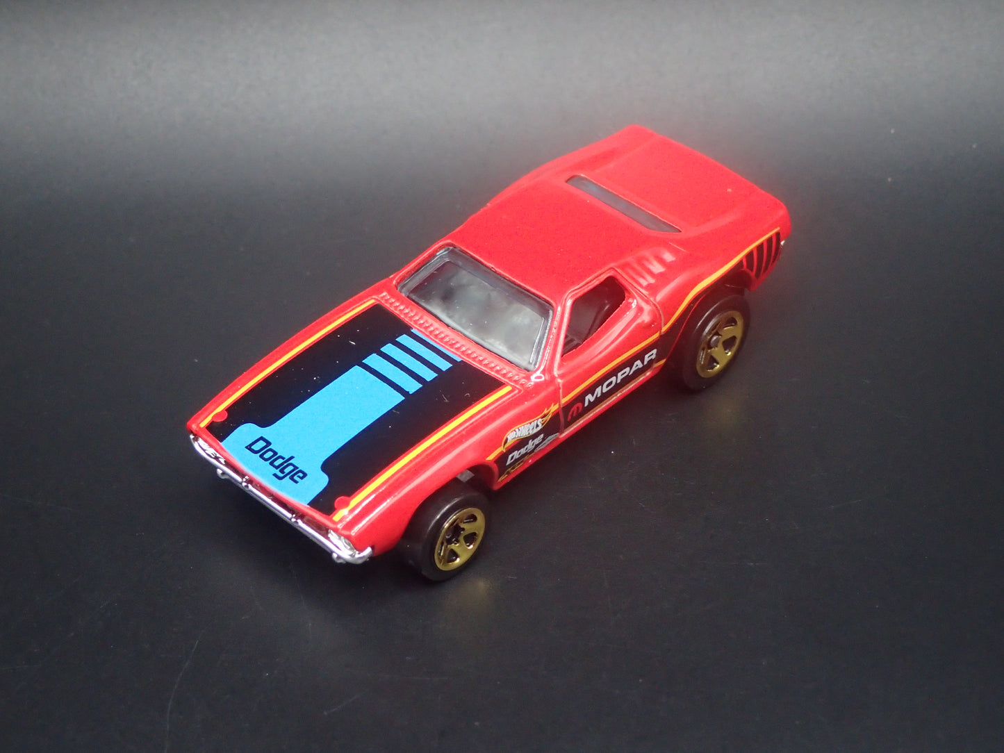 ROGER DODGER DIXIE CHALLENGER 1/64 SCALE COLLECTIBLE DIORAMA DIECAST MODEL CAR