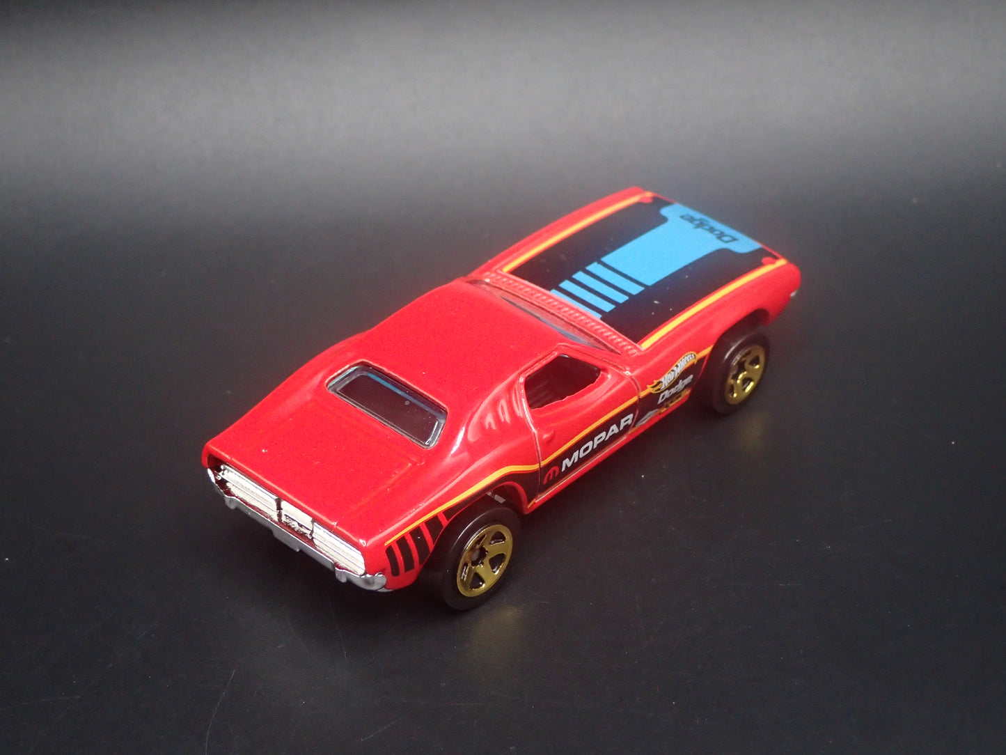 ROGER DODGER DIXIE CHALLENGER 1/64 SCALE COLLECTIBLE DIORAMA DIECAST MODEL CAR