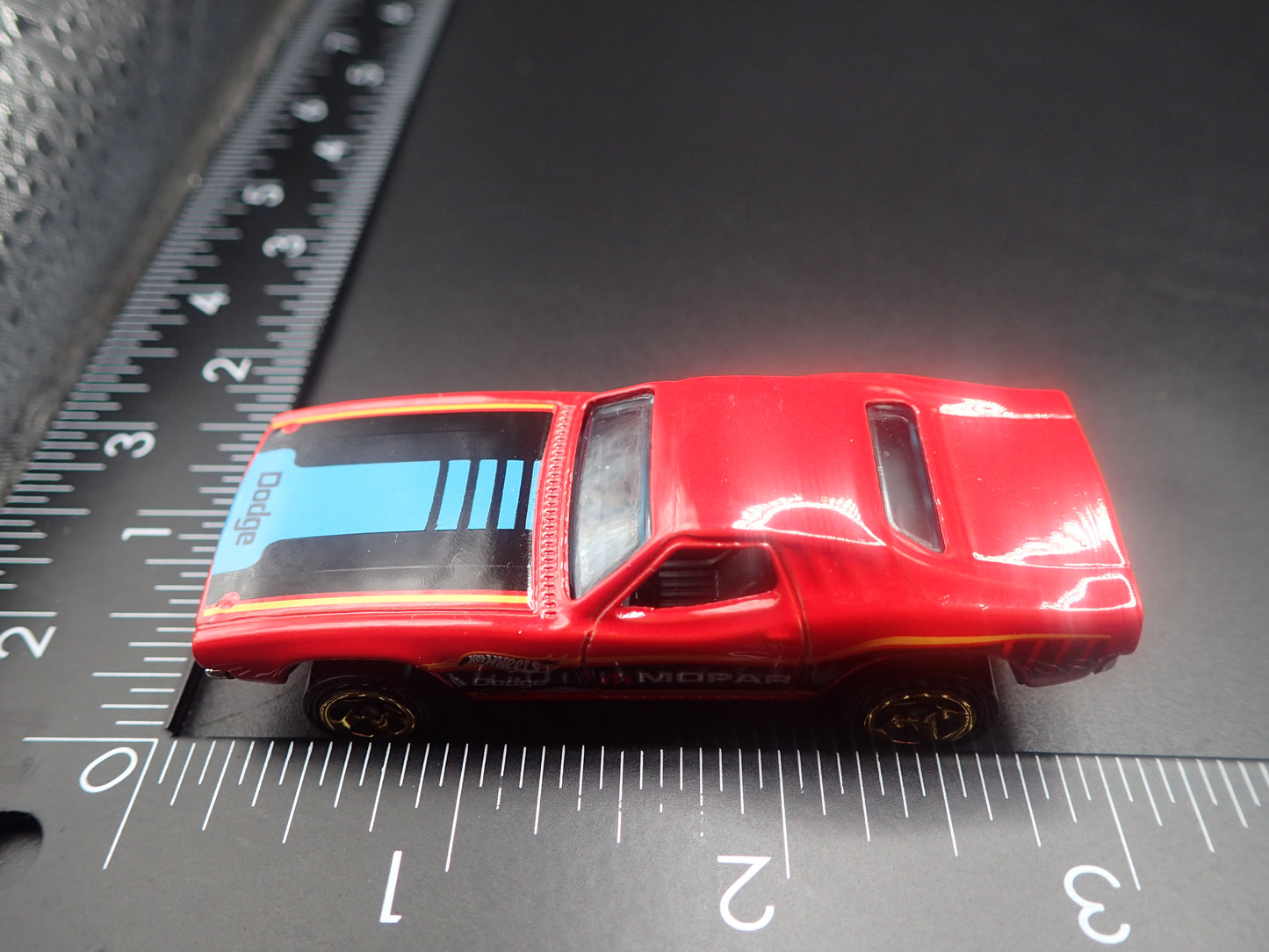 ROGER DODGER DIXIE CHALLENGER 1/64 SCALE COLLECTIBLE DIORAMA DIECAST MODEL CAR