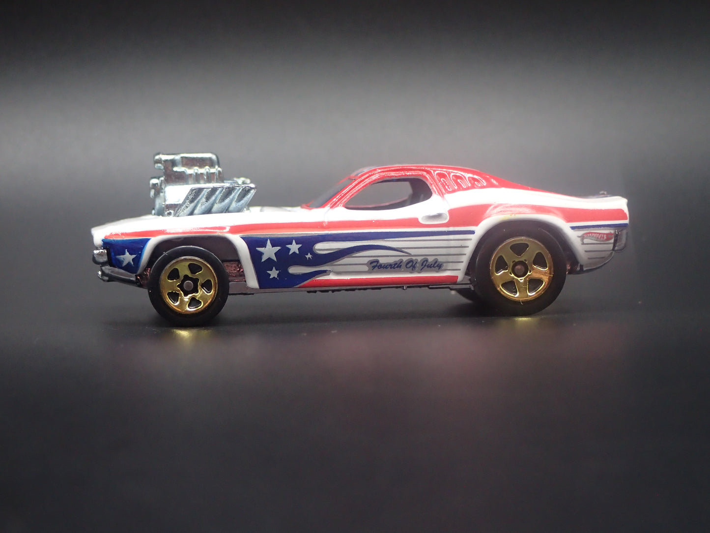 ROGER DODGER DIXIE CHALLENGER 1/64 SCALE COLLECTIBLE DIORAMA DIECAST MODEL CAR