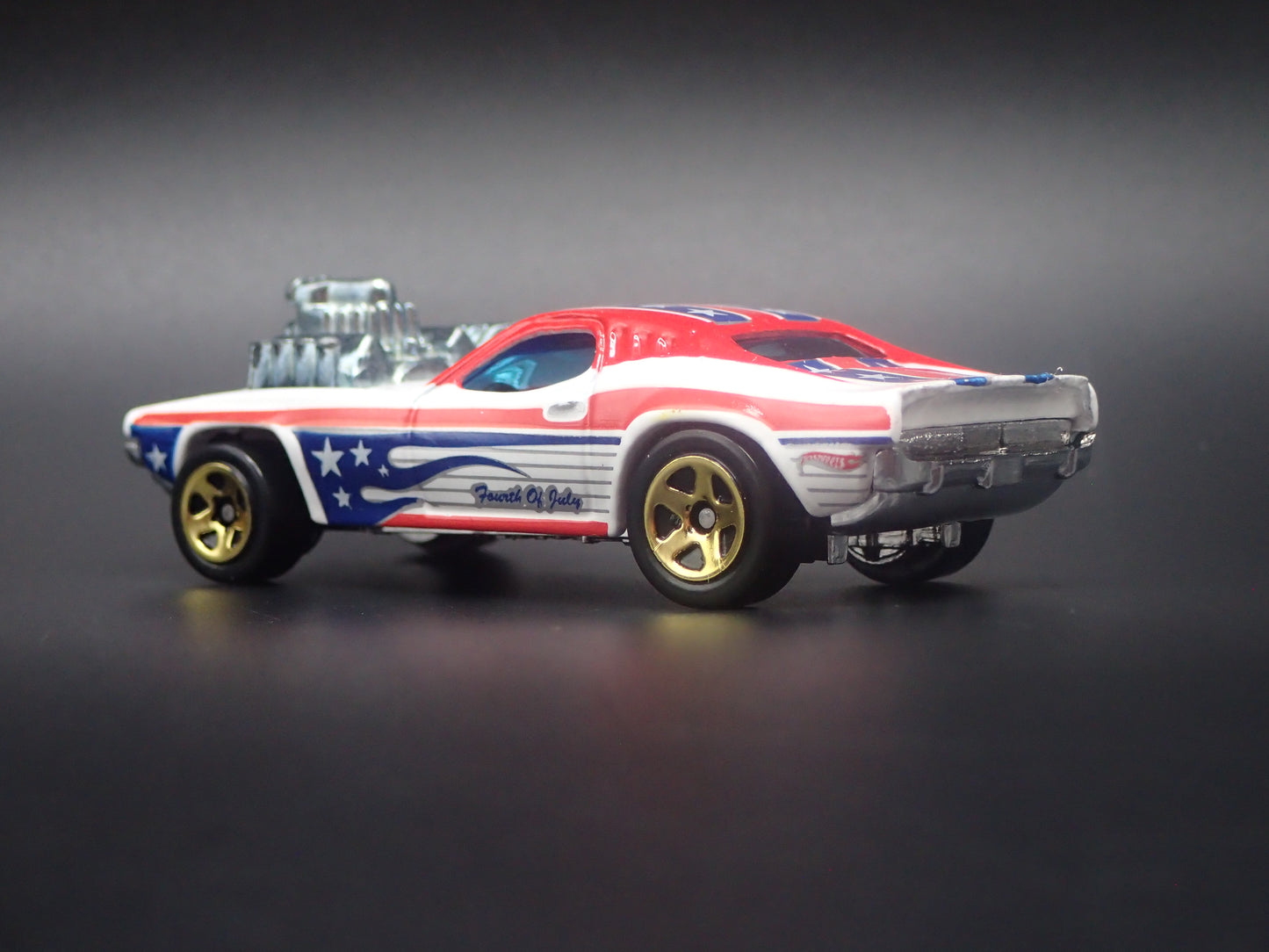 ROGER DODGER DIXIE CHALLENGER 1/64 SCALE COLLECTIBLE DIORAMA DIECAST MODEL CAR