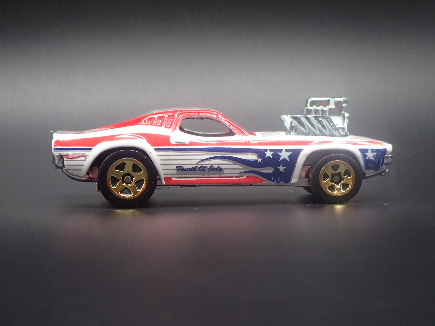 ROGER DODGER DIXIE CHALLENGER 1/64 SCALE COLLECTIBLE DIORAMA DIECAST MODEL CAR