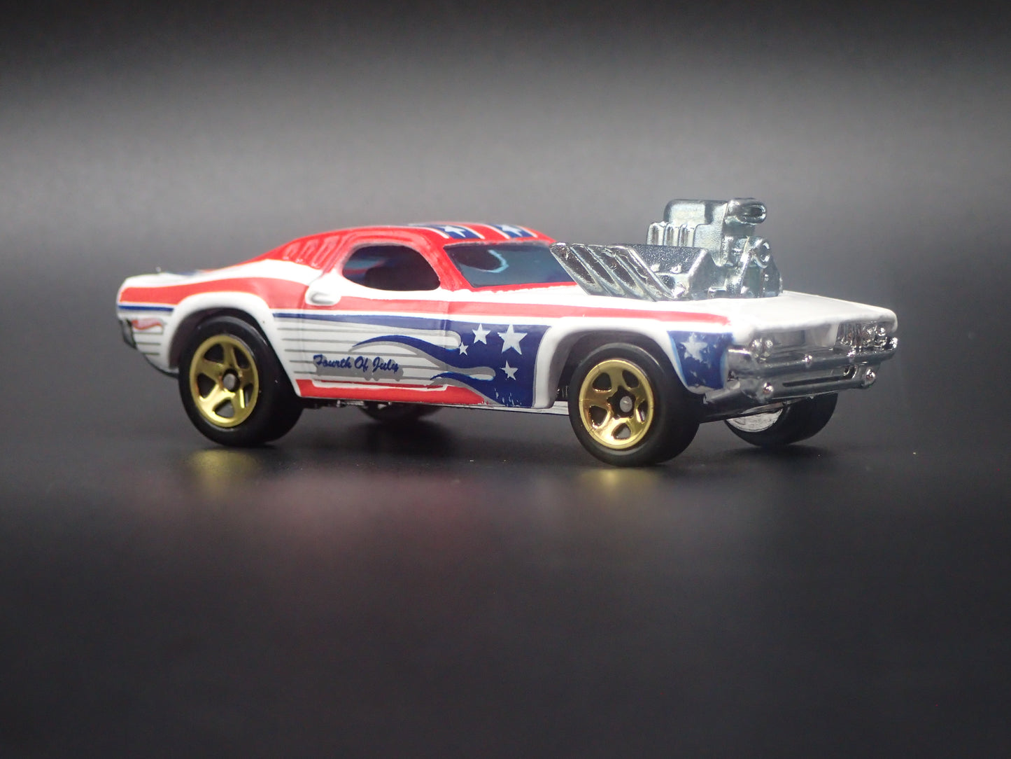 ROGER DODGER DIXIE CHALLENGER 1/64 SCALE COLLECTIBLE DIORAMA DIECAST MODEL CAR