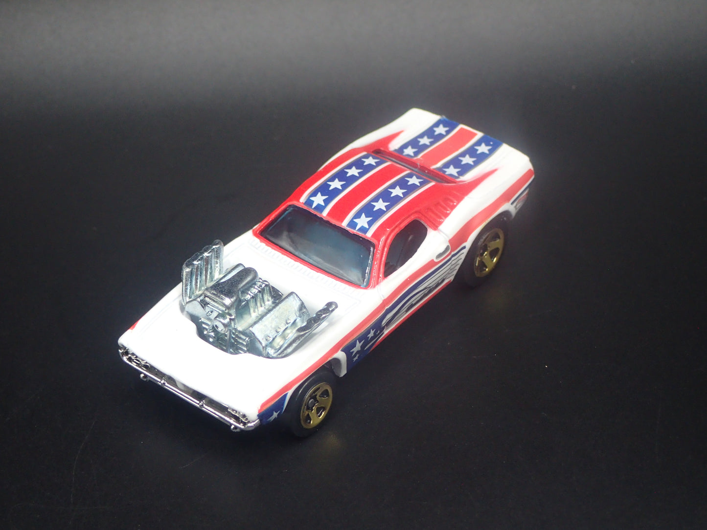 ROGER DODGER DIXIE CHALLENGER 1/64 SCALE COLLECTIBLE DIORAMA DIECAST MODEL CAR