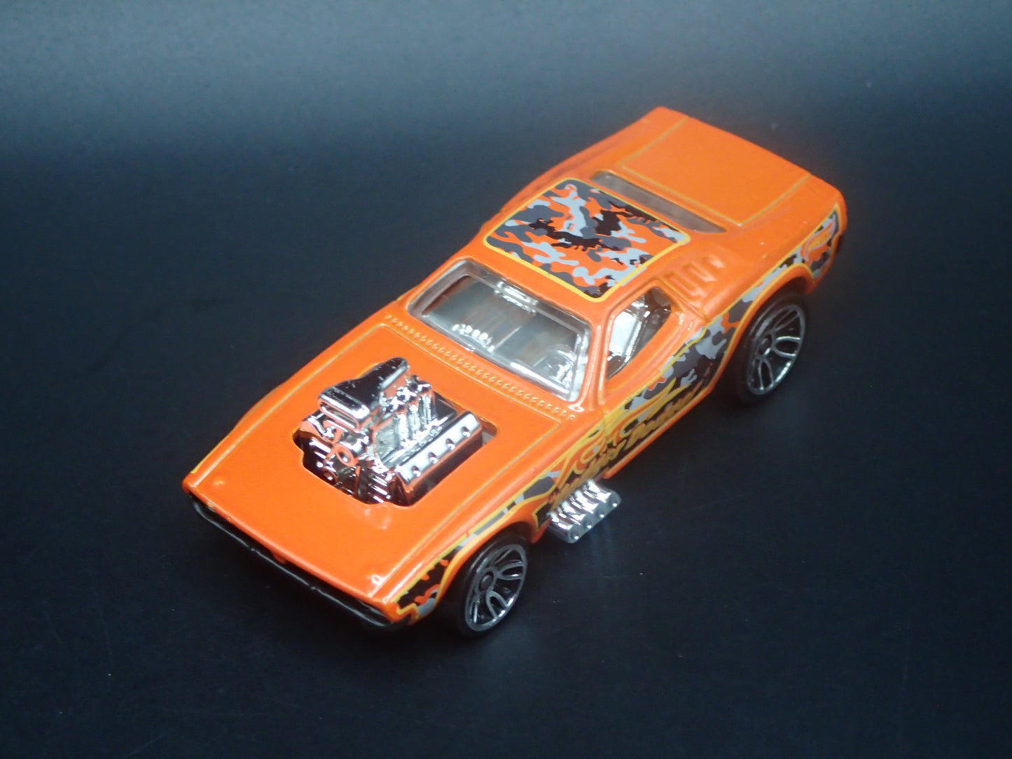ROGER DODGER DIXIE CHALLENGER 1/64 SCALE COLLECTIBLE DIORAMA DIECAST MODEL CAR