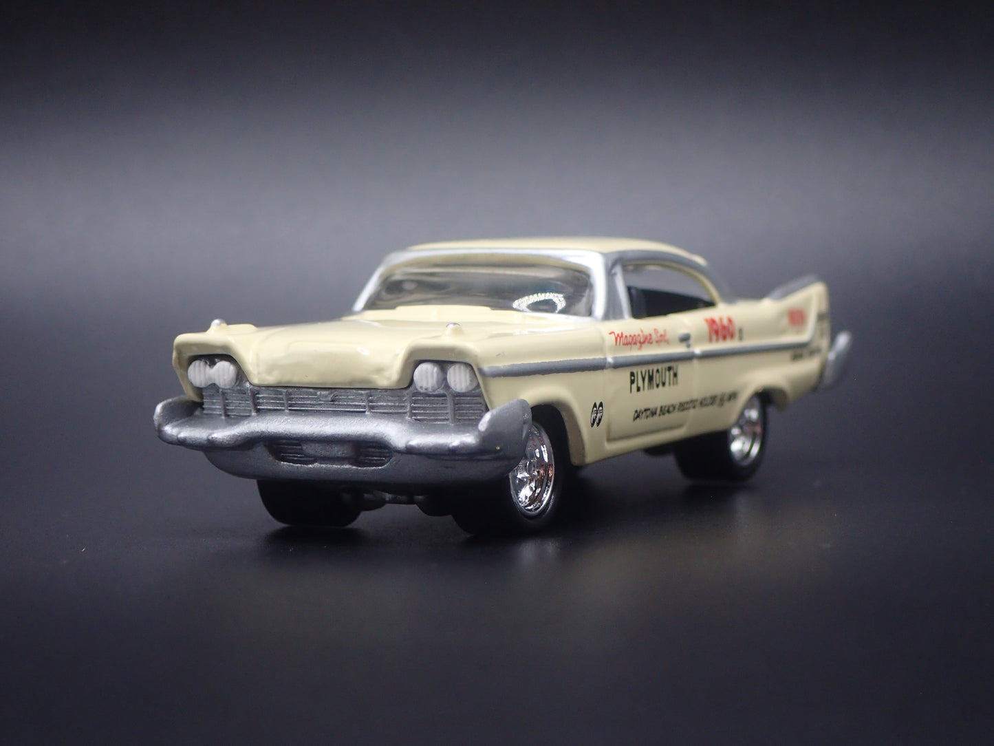 1957 57 PLYMOUTH FURY MOONEYES 1:64 SCALE  DIORAMA DIECAST MODEL CAR
